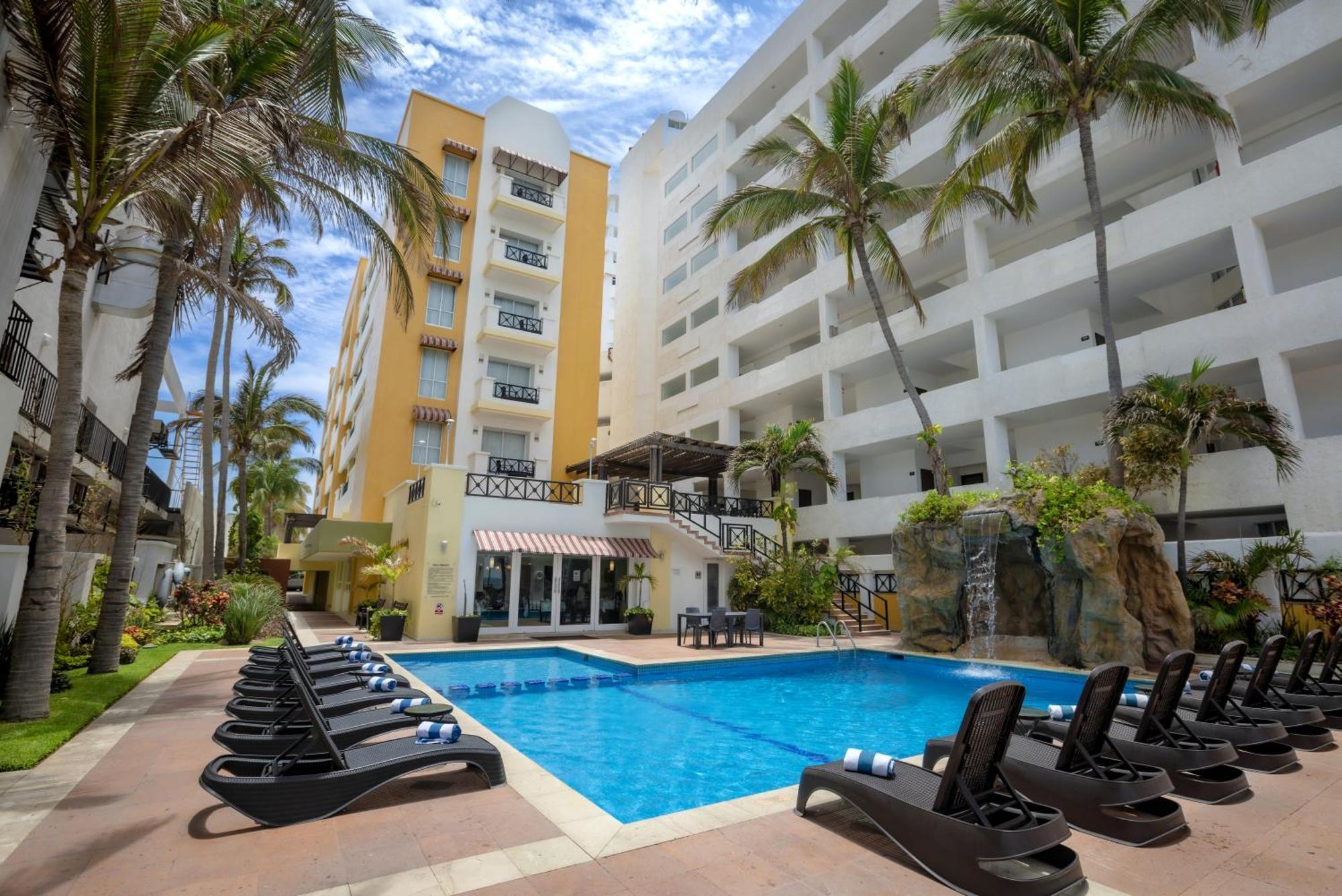 Best Western Hotel Posada Freeman Zona Dorada Масатлан Экстерьер фото